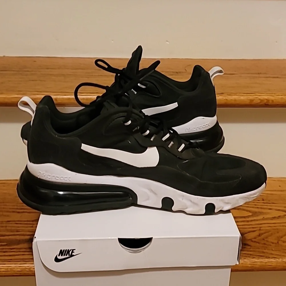 Nike Airmax 270 React - Picture 6 of 11